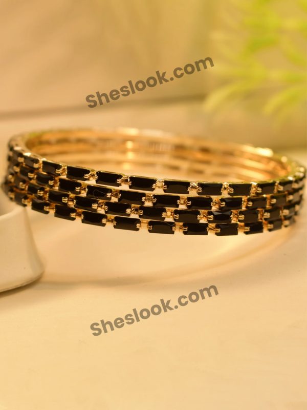 sheslook